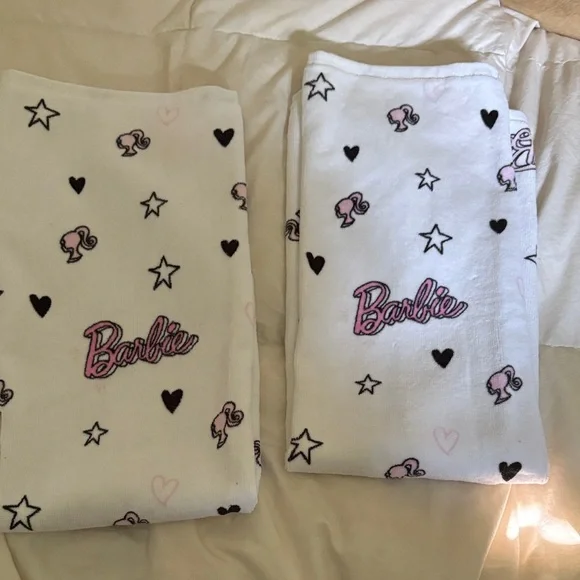 Barbie accent hand towels - White with Pink and Black Patterns - Picture 1 of 4